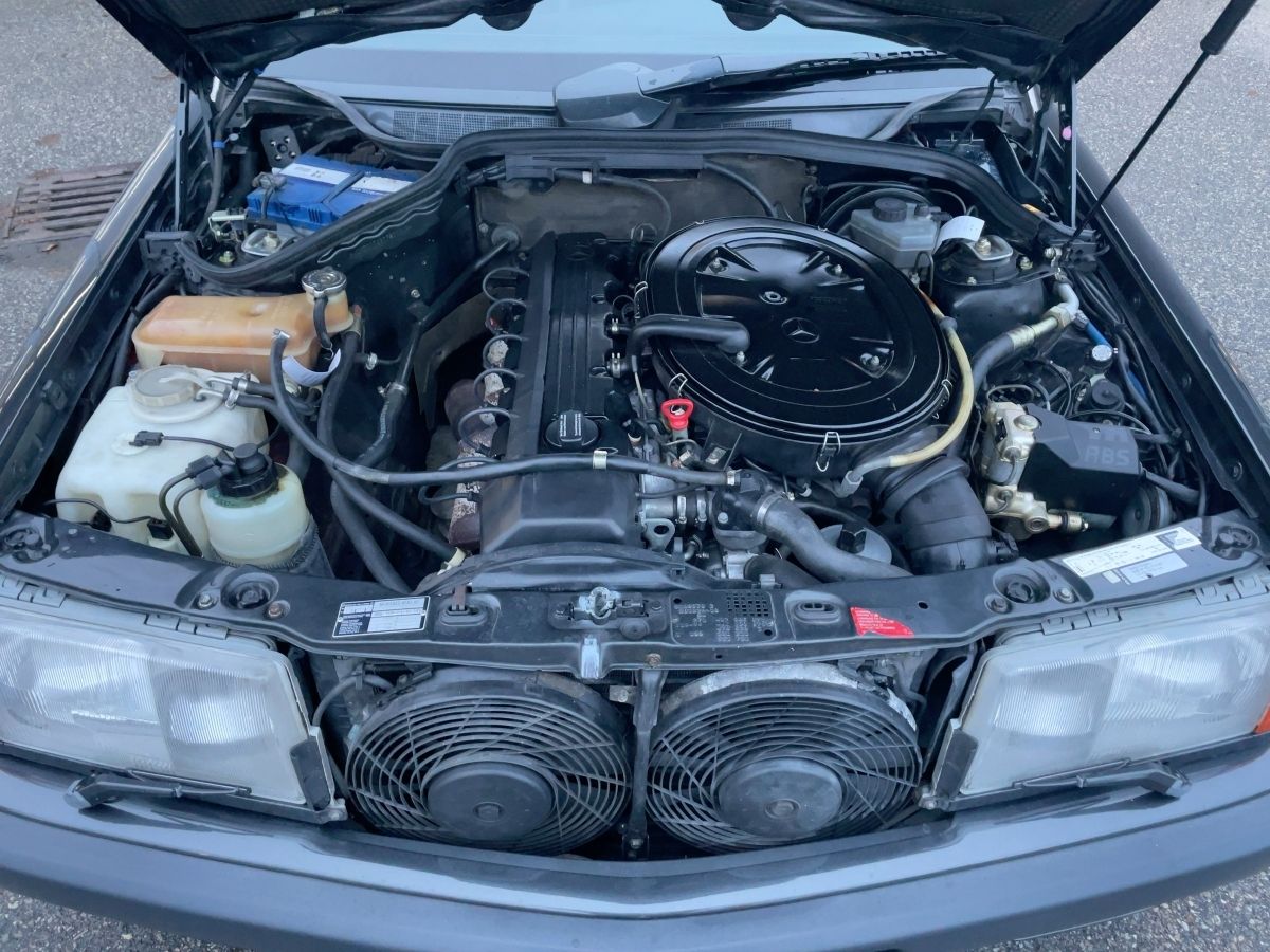 Fahrzeugabbildung Mercedes-Benz 190 E 3.2/AMG-Ausführung/Aerodynamikpaket