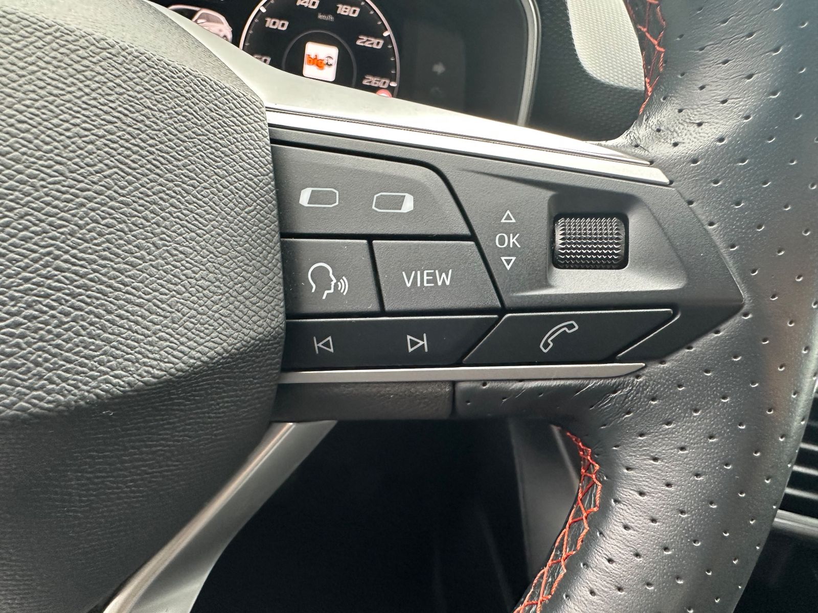 Fahrzeugabbildung SEAT Leon ST 2.0 TDI DSG FR NAV+LED+ACC+KAMERA