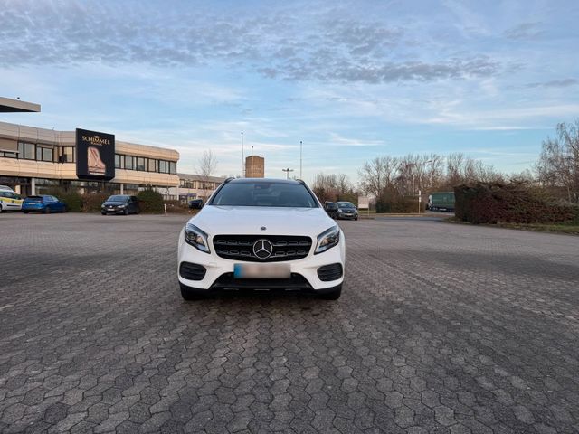 Mercedes-Benz CLA 220 Mercedes GLA 220 4MATIC