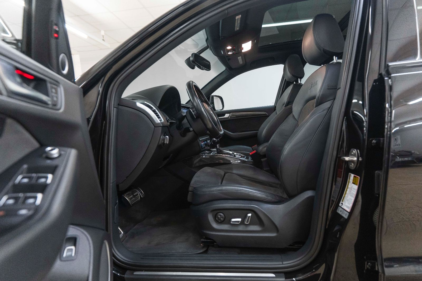 Fahrzeugabbildung Audi SQ5 3.0TFSI QUATTRO B&O BIXENON KAM NAV ALC PANO