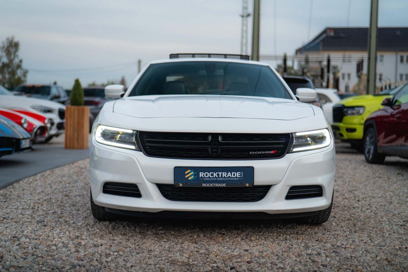 Fahrzeugabbildung Dodge Charger 3.6 Night-Paket | LED | Unfallfrei | 20'
