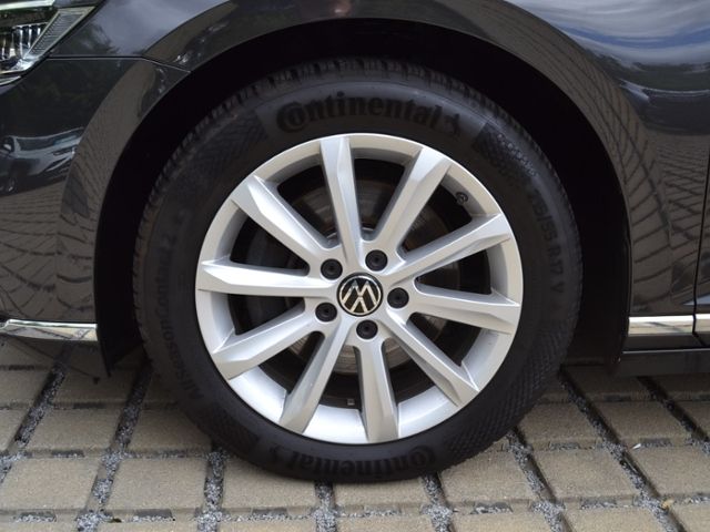 Passat Variant 2.0 TDI DSG Elegance AHK/MATRIX/N