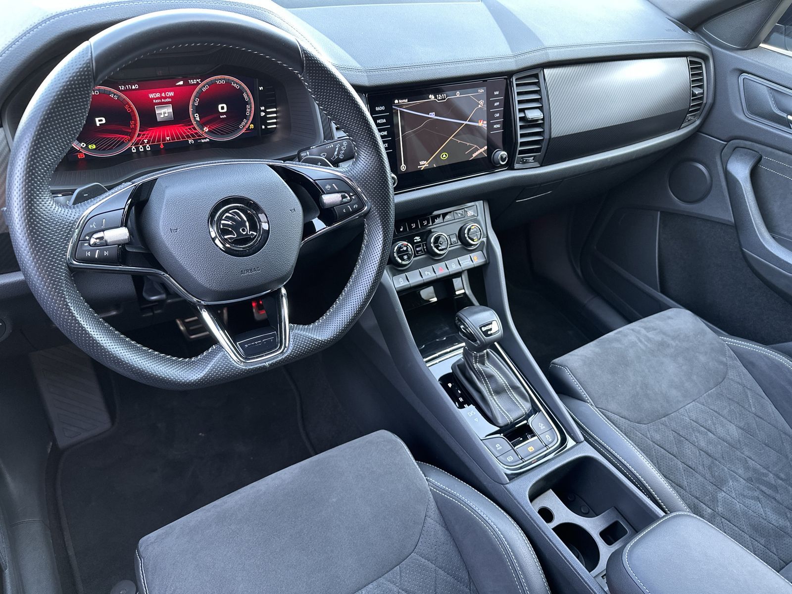 Fahrzeugabbildung SKODA Kodiaq 2.0 TDI 4x4 DSG Sportline NAV+LED+CARPLAY