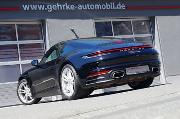 Porsche 992 Coupé*Schiebedach,Kamera,Sitzheizung,U-Frei*