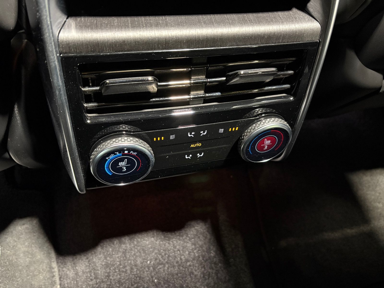 Fahrzeugabbildung Land Rover Range Rover D350/FIRST-EDITION/PANO/FOND-TV/360°