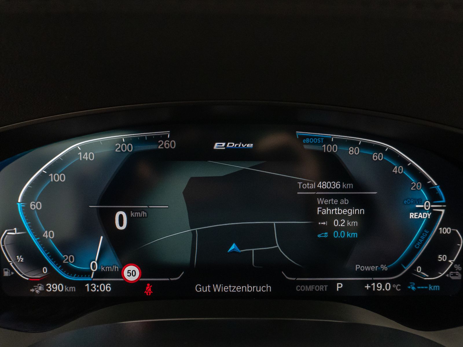 Fahrzeugabbildung BMW 530e xD LuxuryLine 360°Glasdach HUD HiFi Massage