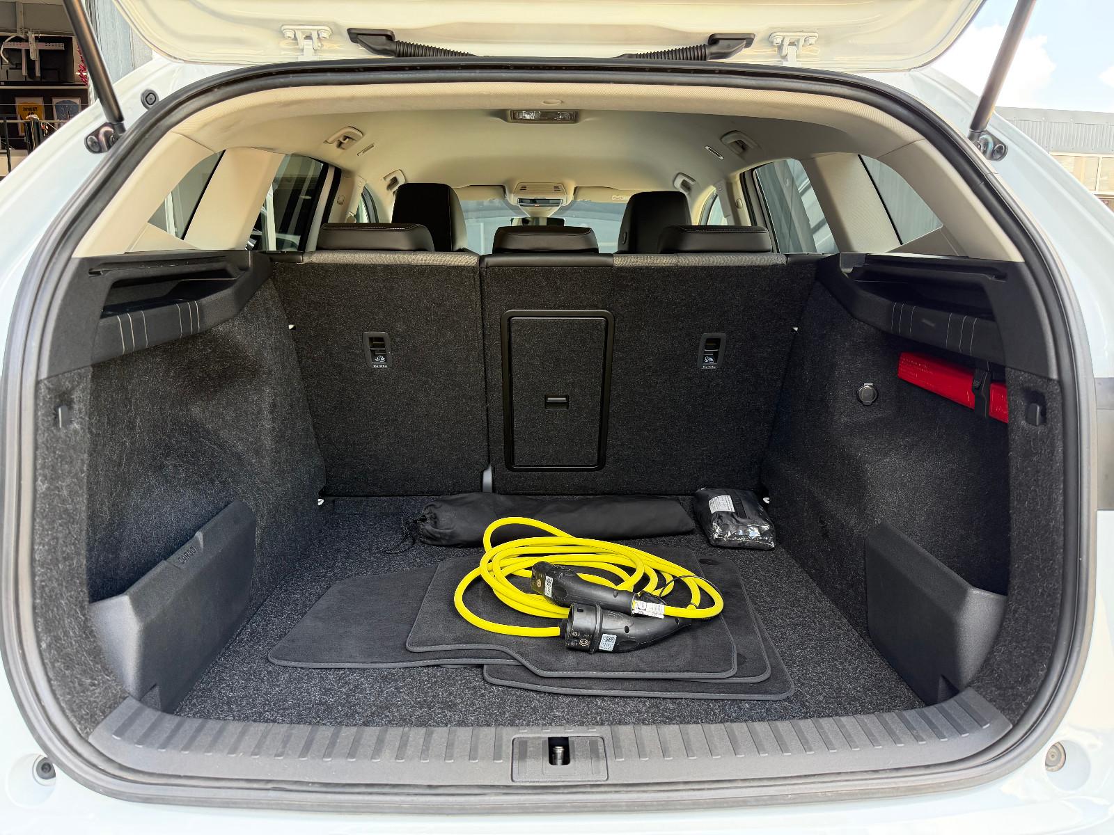 Skoda ENYAQ IV 60 LOFT*T-LEDER*LED*19 ZOLL*NAVI