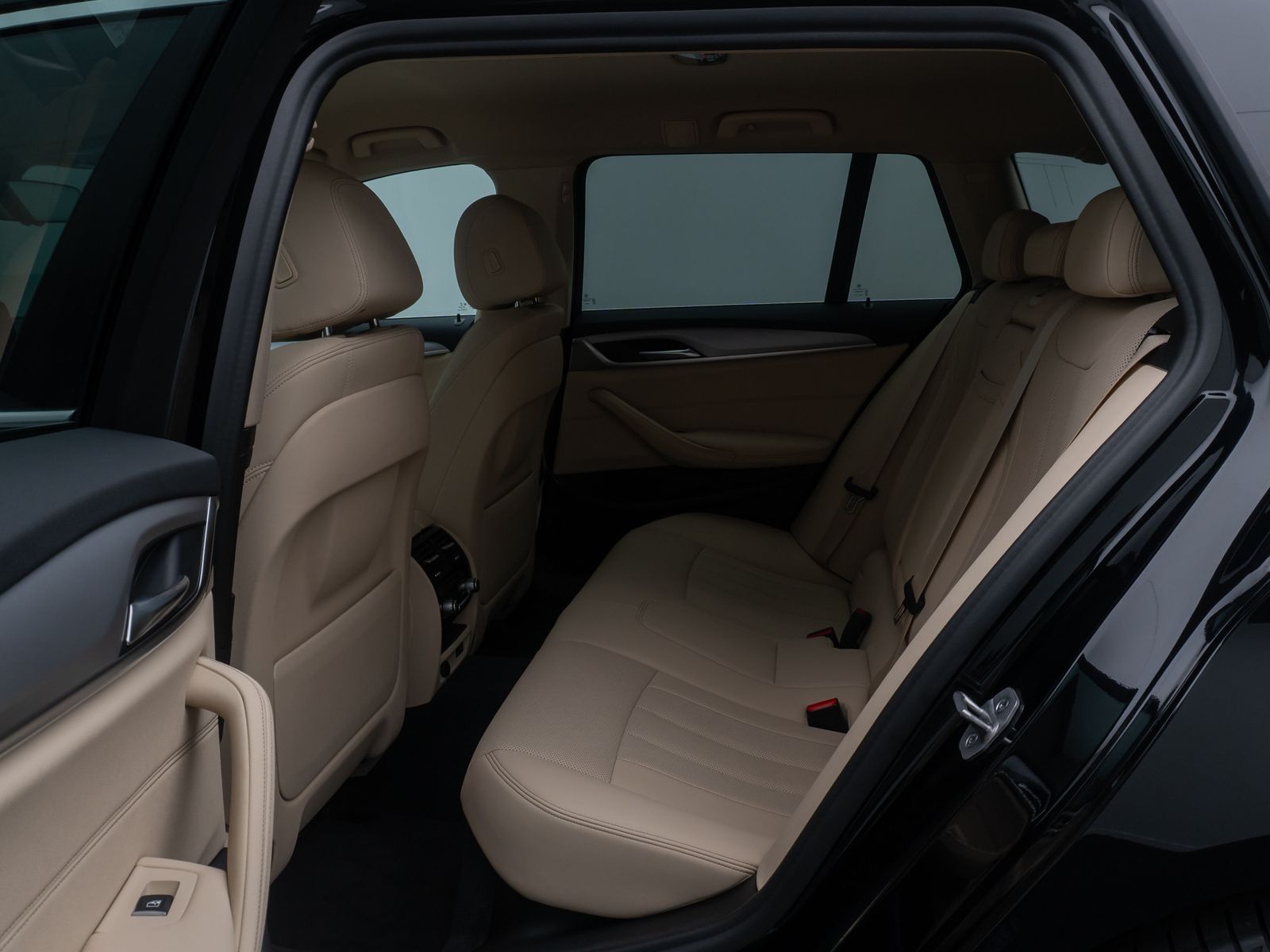 Fahrzeugabbildung BMW 520i HUD HiFi DAB Kamera Leder Alarm 4xKlima