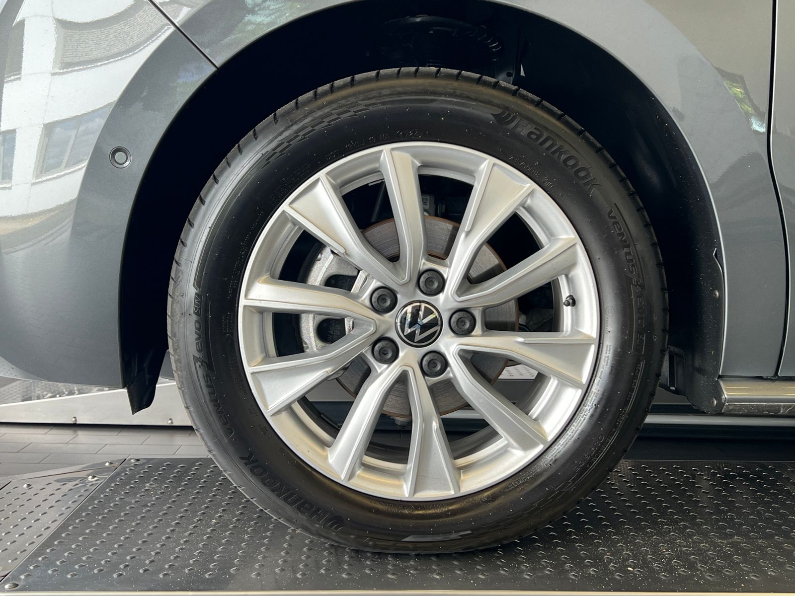 Fahrzeugabbildung Volkswagen Multivan T7 Style 2.0 TDI DSG *AHK, IQ.Light, Pa