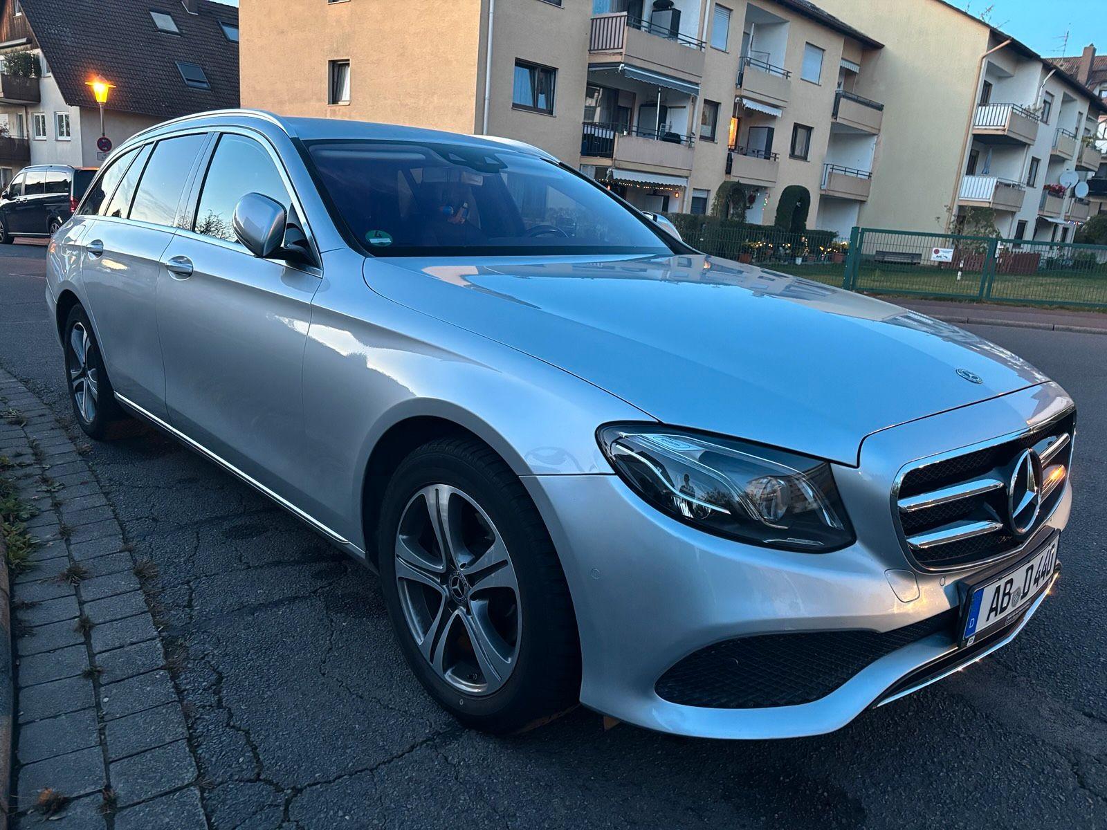Mercedes-Benz E 220