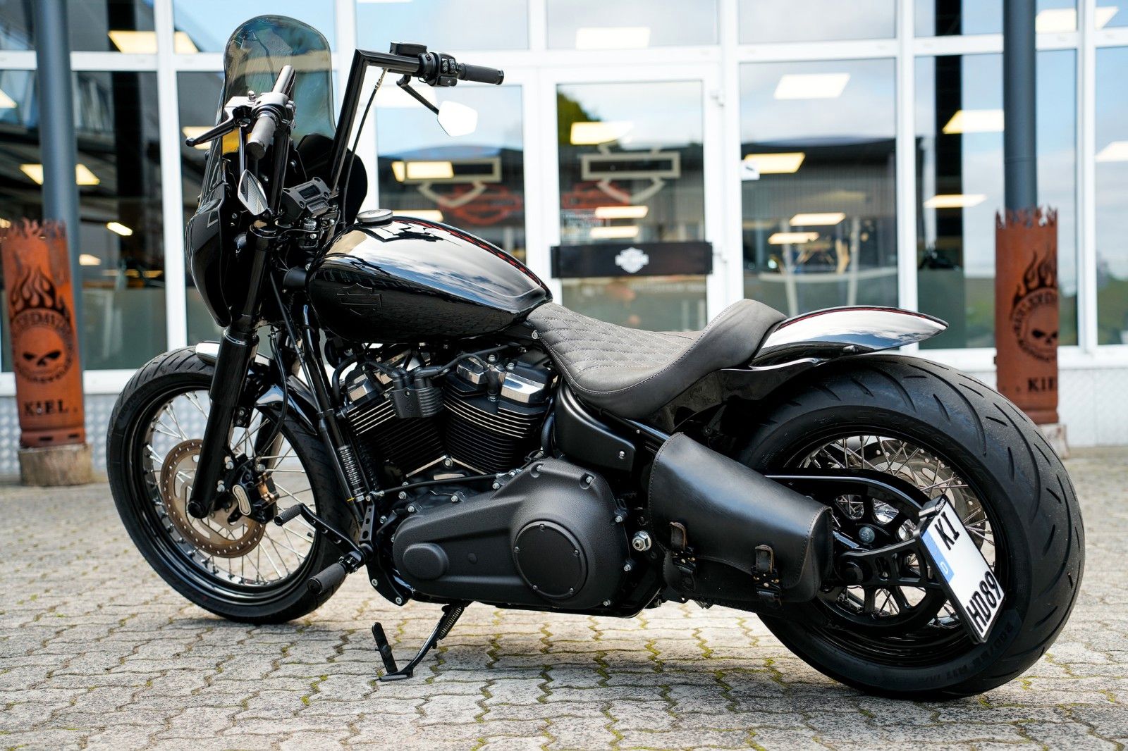 Fahrzeugabbildung Harley-Davidson SOFTAIL STREET BOB CLUBSTYLE J&H Ape - Airride