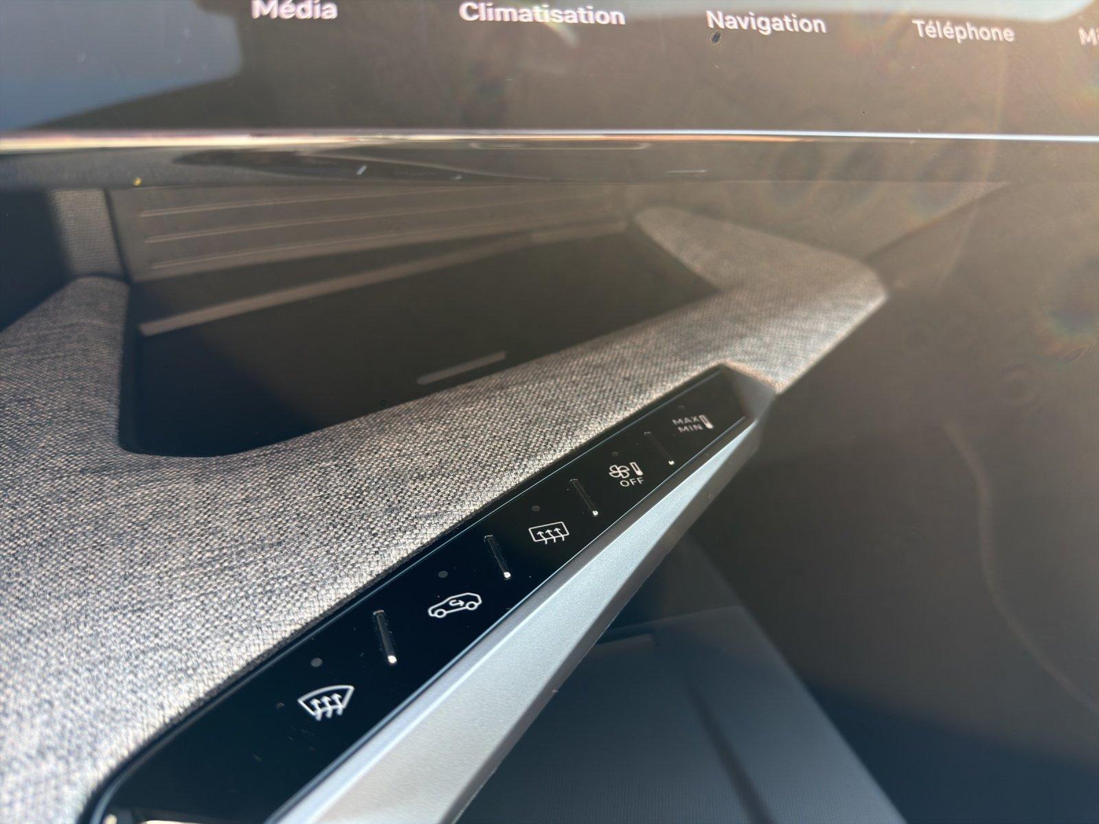 Peugeot 3008 GT 210 Kam.+KeyLess+LED+Navi