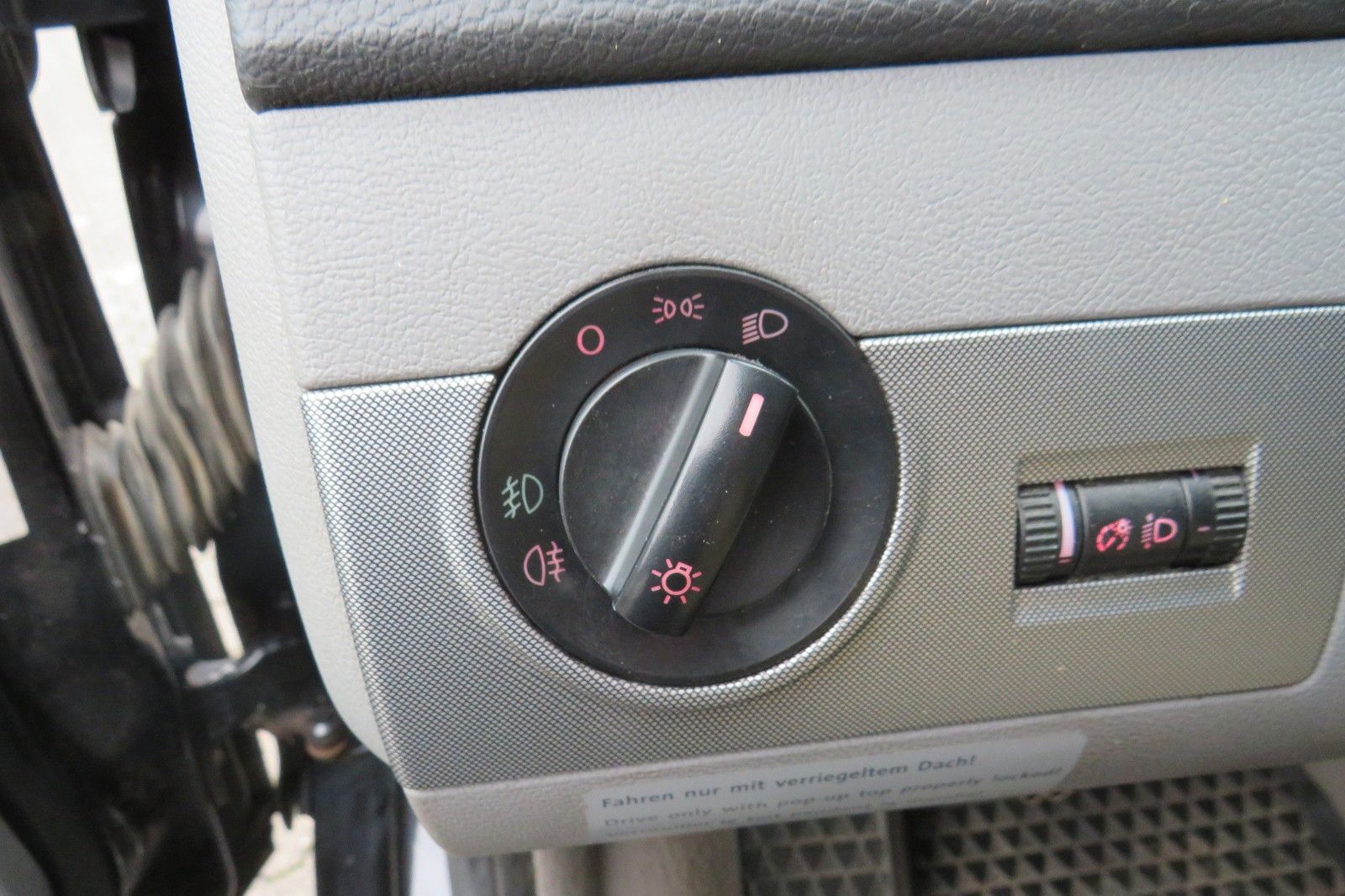 Fahrzeugabbildung Volkswagen T5 California 1.H SCHECKHEFT MOTOR TEILÜBERHOHLT