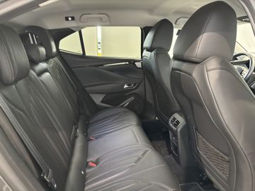 Fotografie 7 des Citroën DS4 PureTech 180 CROSS RIVOLI