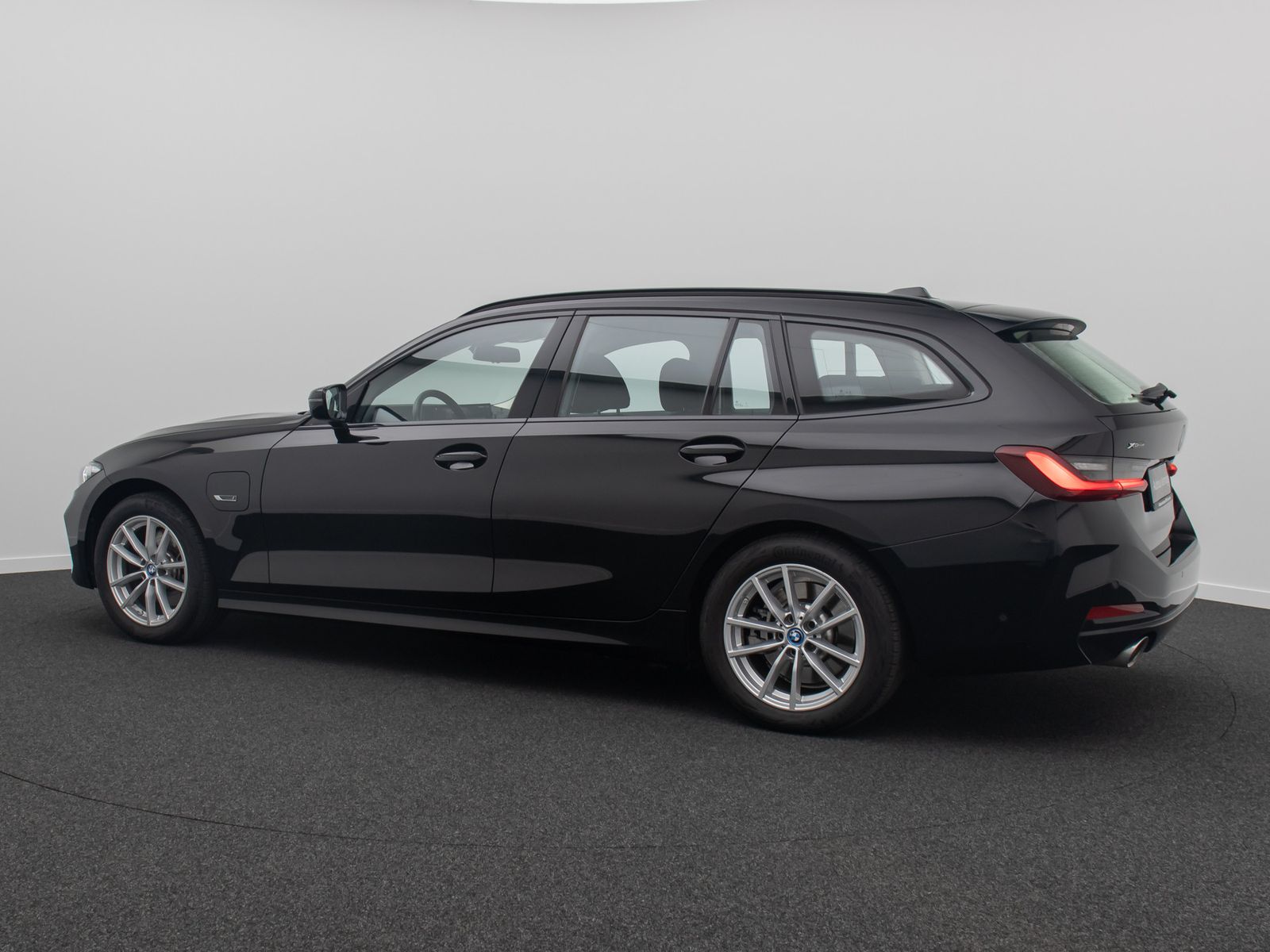 Fahrzeugabbildung BMW 320e xD SAG Kamera DAB Alarm DriveAs CockpitPlus