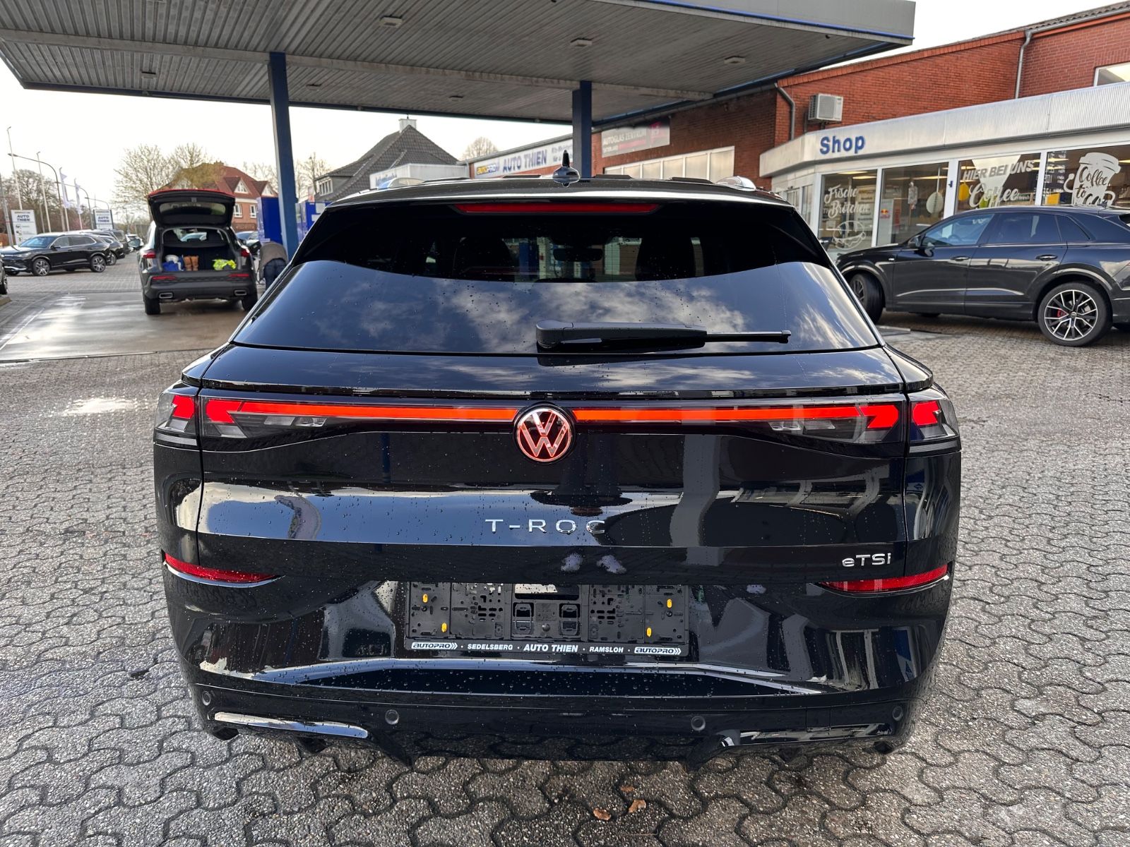 Fahrzeugabbildung Volkswagen T-Roc R Line 1.5 eTSI DSG APP/ACC/AHK/LED/eHeck