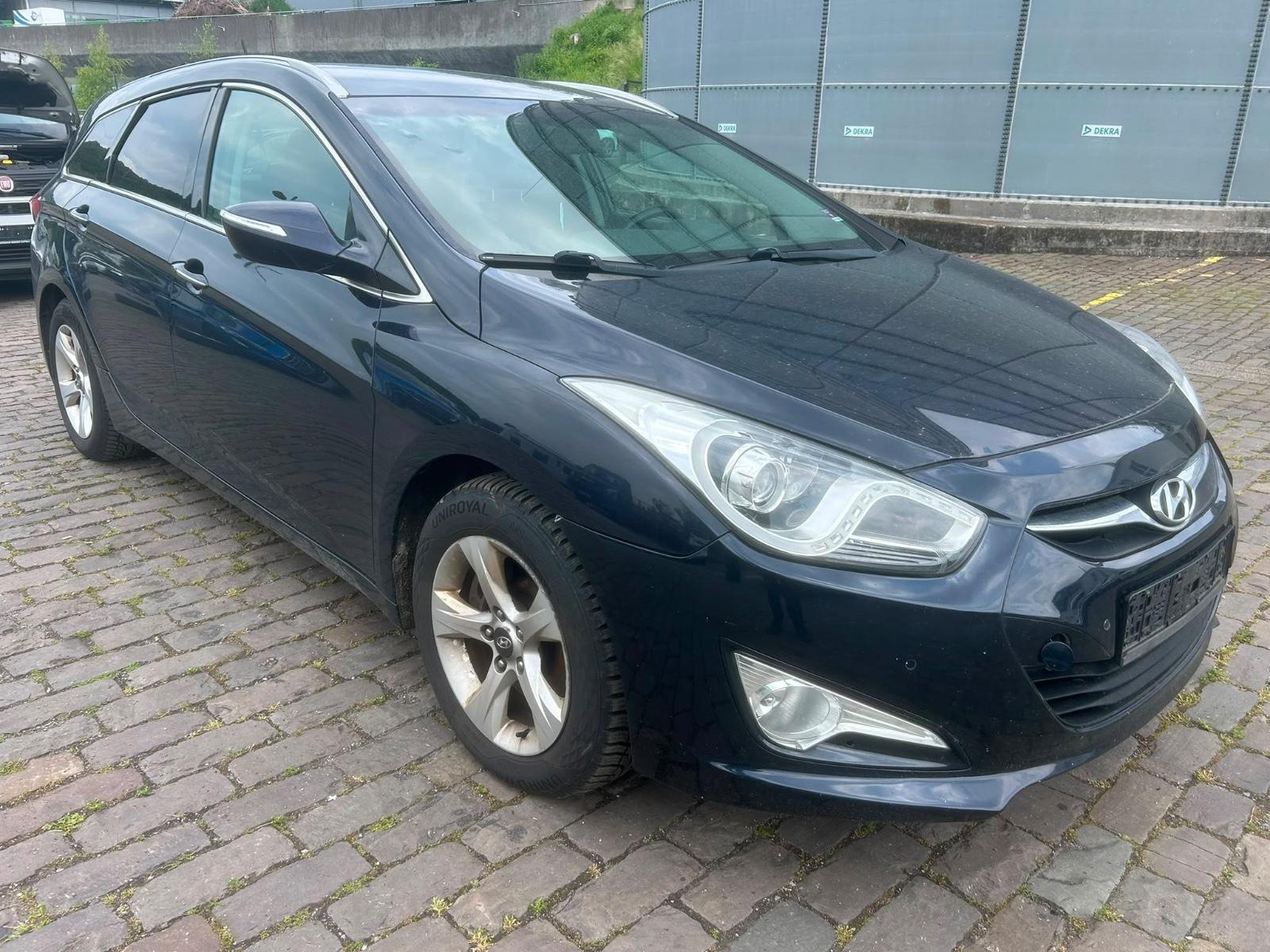 Hyundai i40 cw Style R-Kamera Navi Motorproblem