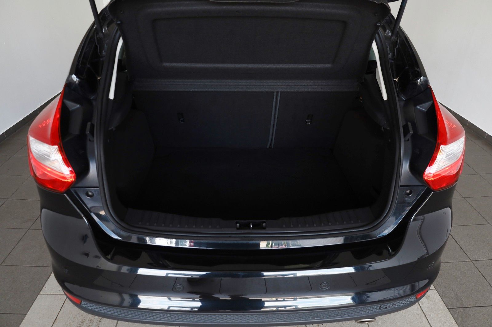 Fahrzeugabbildung Ford Focus Lim. Titanium Easy-Driver-Paket,Allwetter