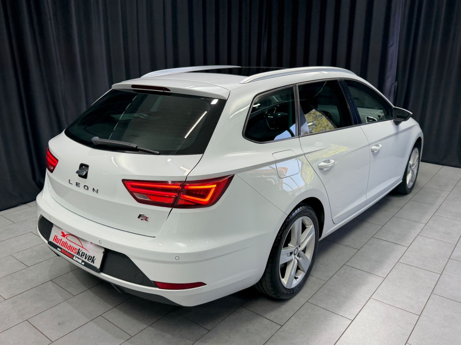 Fahrzeugabbildung SEAT Leon ST FR |RF-CAM|2.HAND