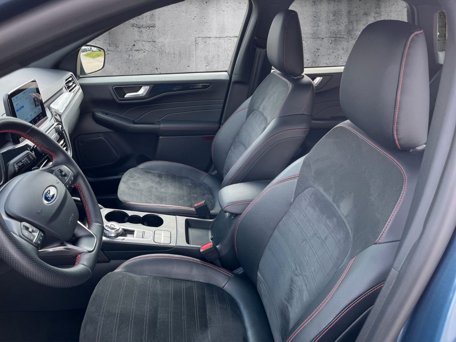 Fahrzeugabbildung Ford Kuga ST-Line X  4x4