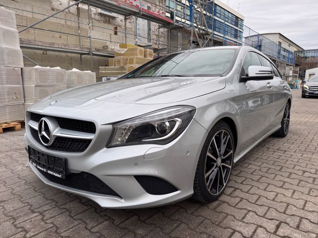 Mercedes-Benz CLA 200 Bi-Xenon Sport Navi AHK