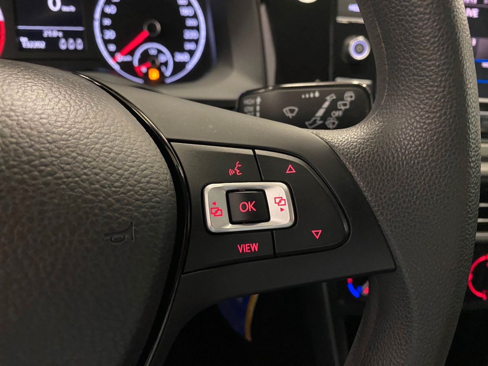 Fahrzeugabbildung Volkswagen Polo 1.0 TSI Comfortline+SITZHEIZUNG+PDC+