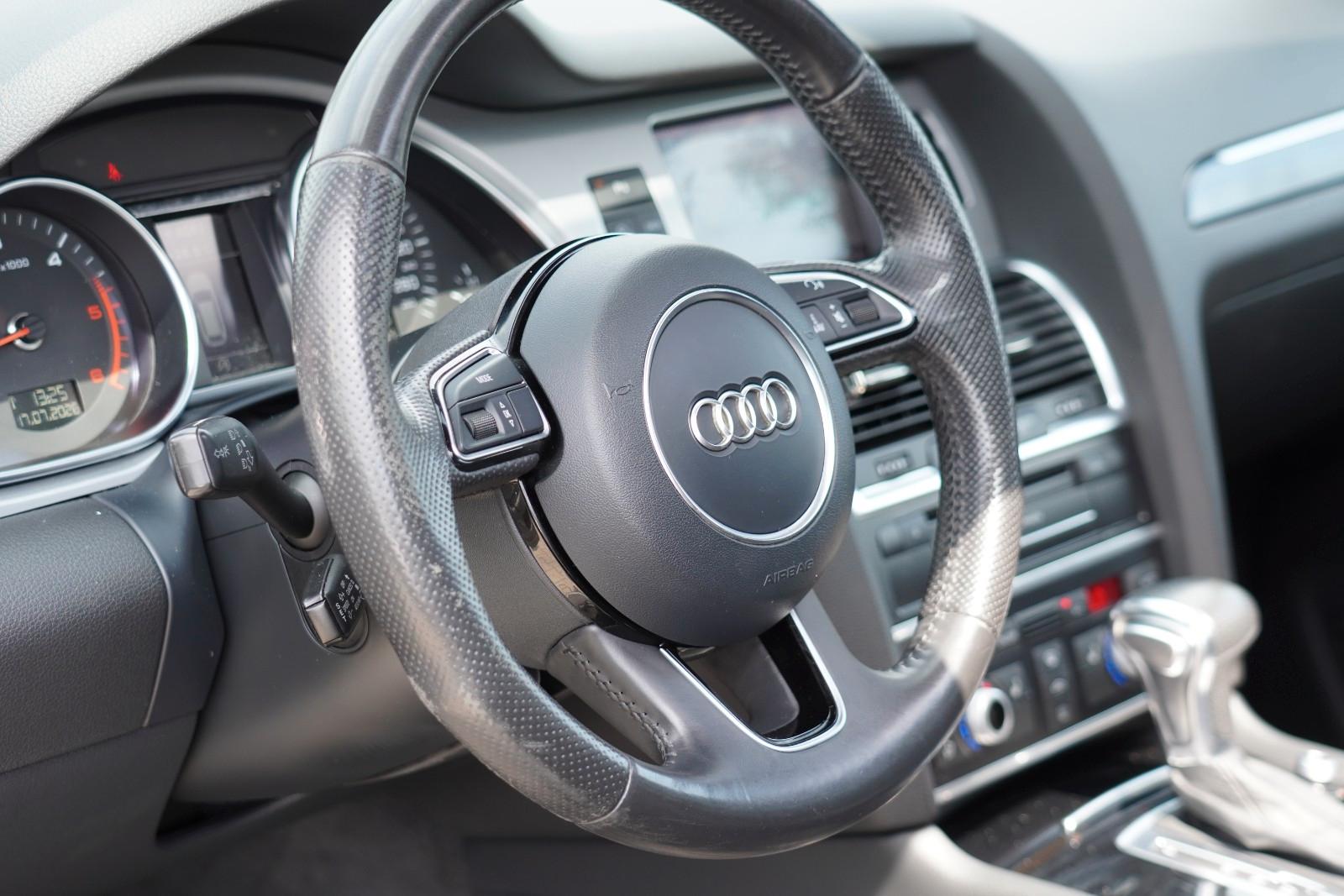 Audi Q7 3.0 TDI quattro 2x S line | 245 ch | BVA | Diesel | 200 000 km | 17 980 € | 11/2013 | 6 places | Toit panoramique | Caméra | Suspension pneumatique | Bose