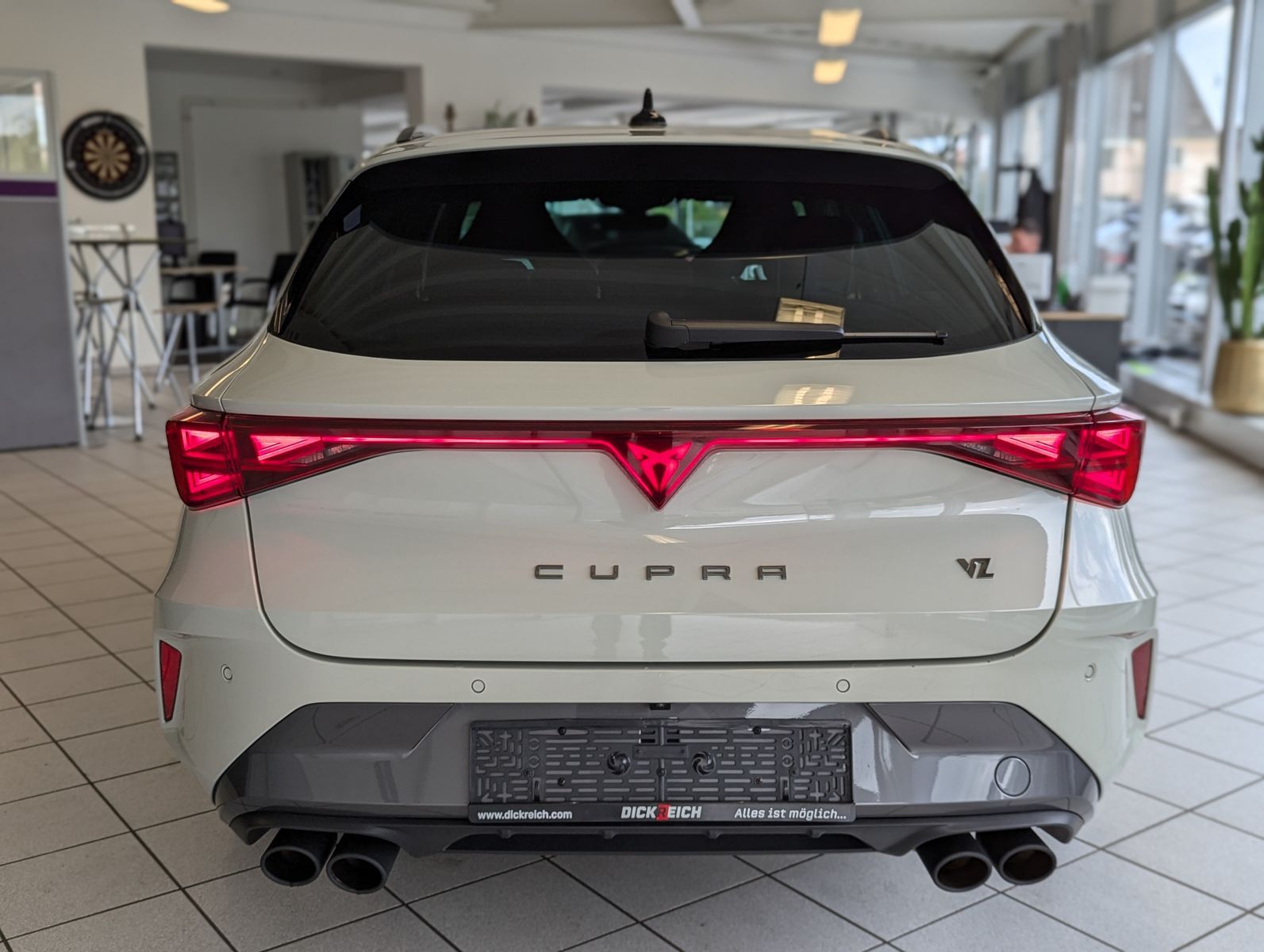 CUPRA Leon 2.0 TSI 4D VZ Matrix Pano Sennheiser AHK 19 - Image 6