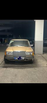 Mercedes-Benz W123 300D Mercedes Benz Diesel - Mercedes-Benz 300: D W123