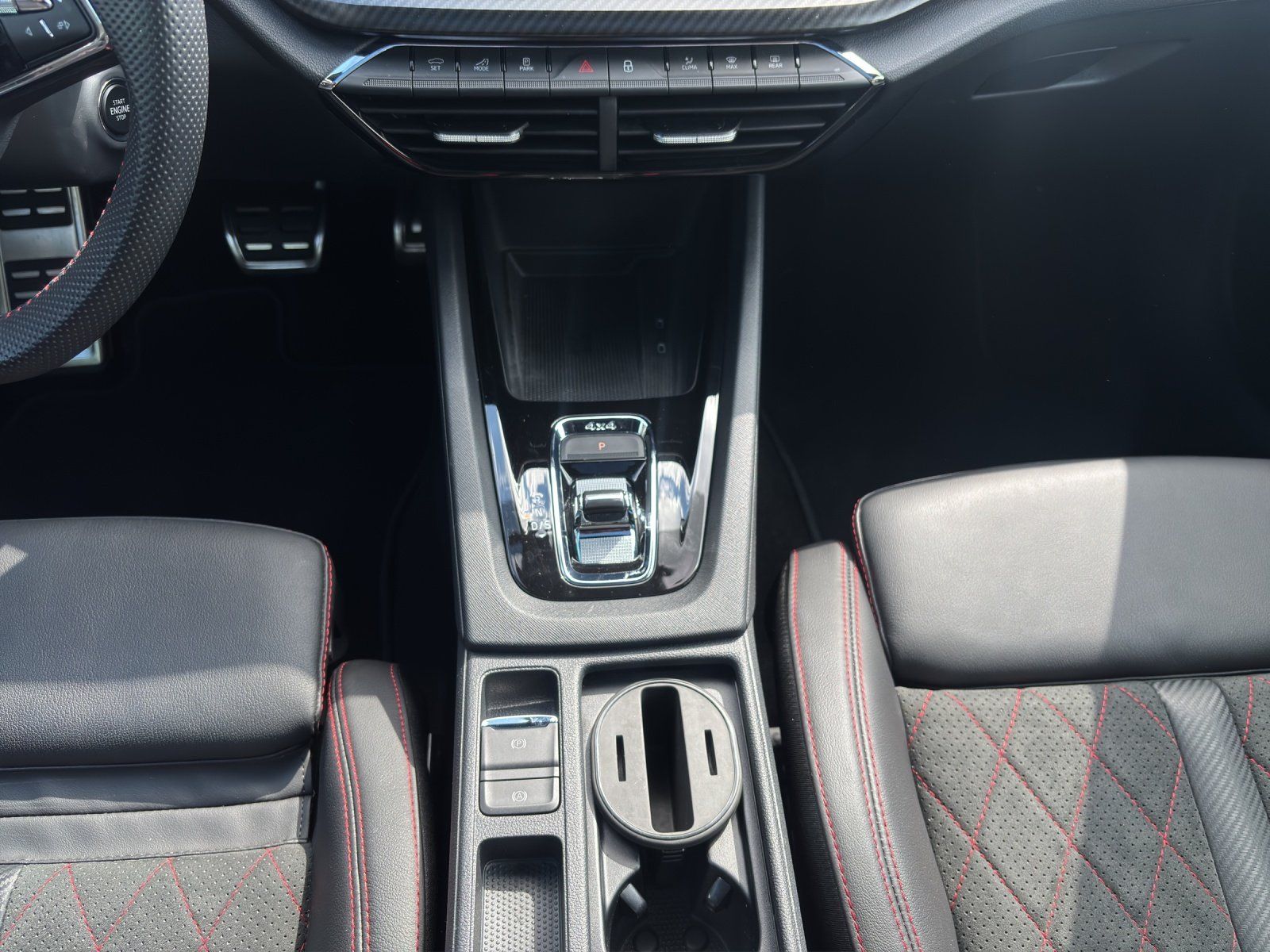 Fahrzeugabbildung SKODA Octavia Combi RS Final Edition 2,0 TDI 147 kW DS