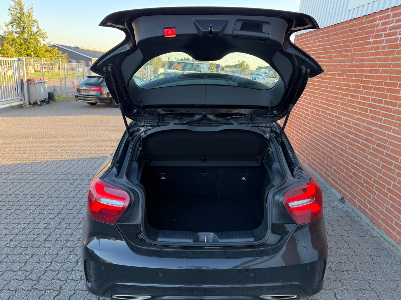 Mercdes-Benz A200 AMG 1.6 156ch - Harman Kardon - CT récent - Toit ouvrant - Régulateur de vitesse