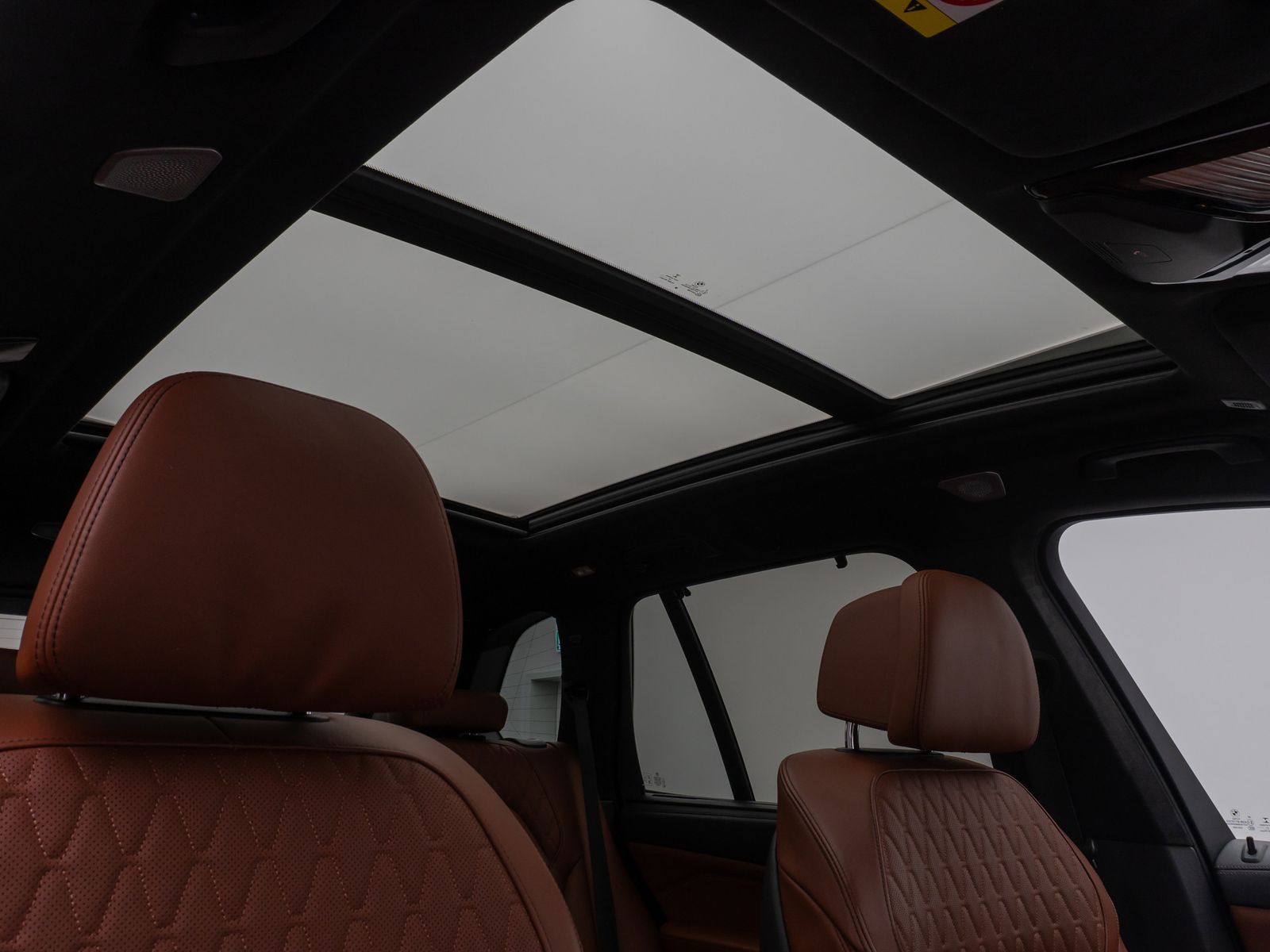 Fahrzeugabbildung BMW X5 xD40d M Sport B&W SoftClose Panorama HUD Voll