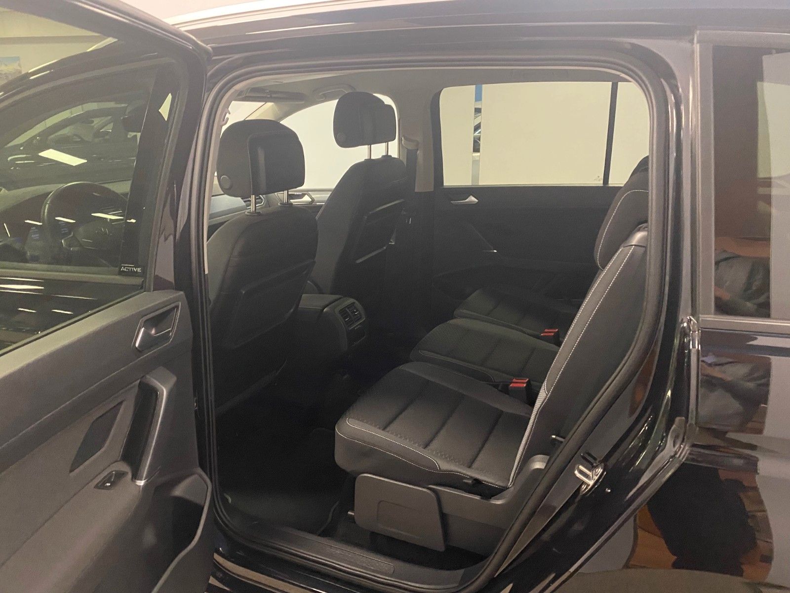 Fahrzeugabbildung Volkswagen Touran 1.5 TSI DSG ACTIVE+7 Sitze+ACC+NAVI+Totwi