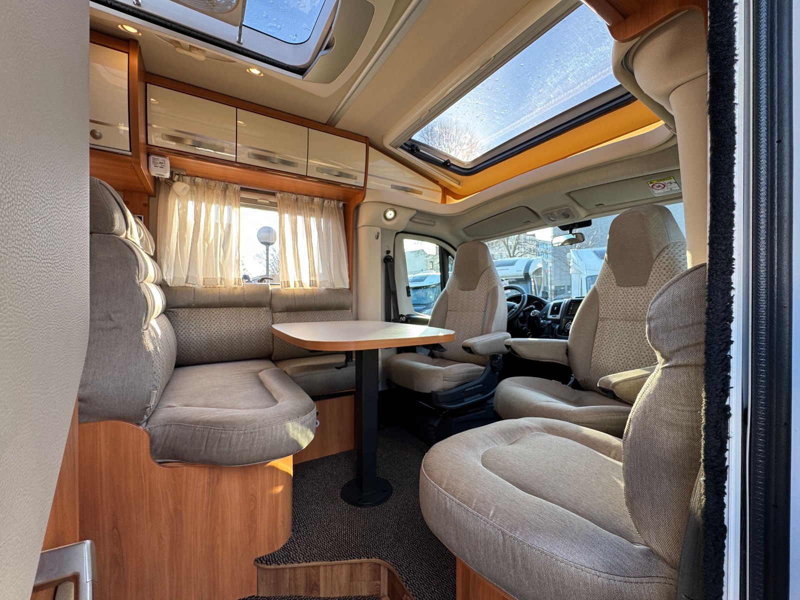 Fahrzeugabbildung HYMER / ERIBA / HYMERCAR EXSIS T 688 FIAT ALKO 2X TV SAT SOLAR AHK PANO