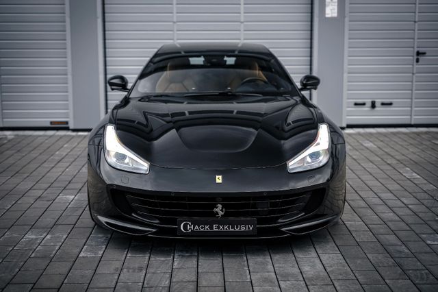Ferrari GTC4 Lusso T V8