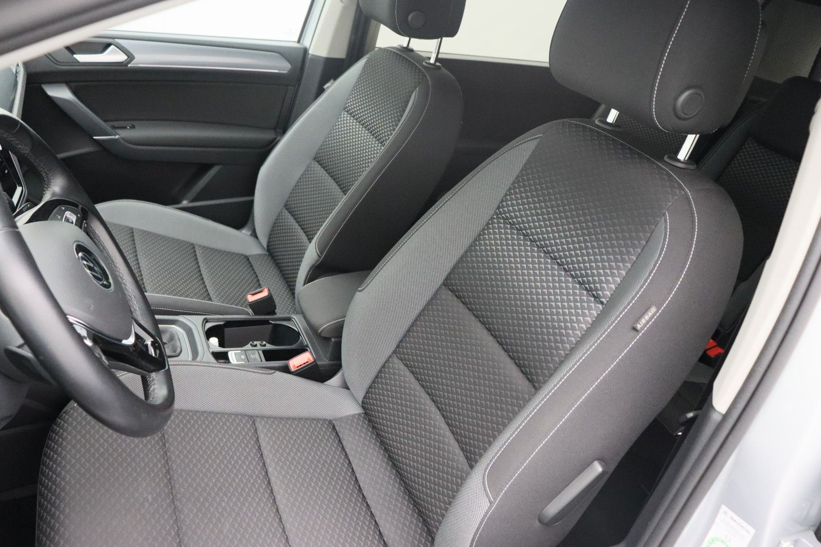 Fahrzeugabbildung Volkswagen Touran Active DSG AHK LED ACC Kamera