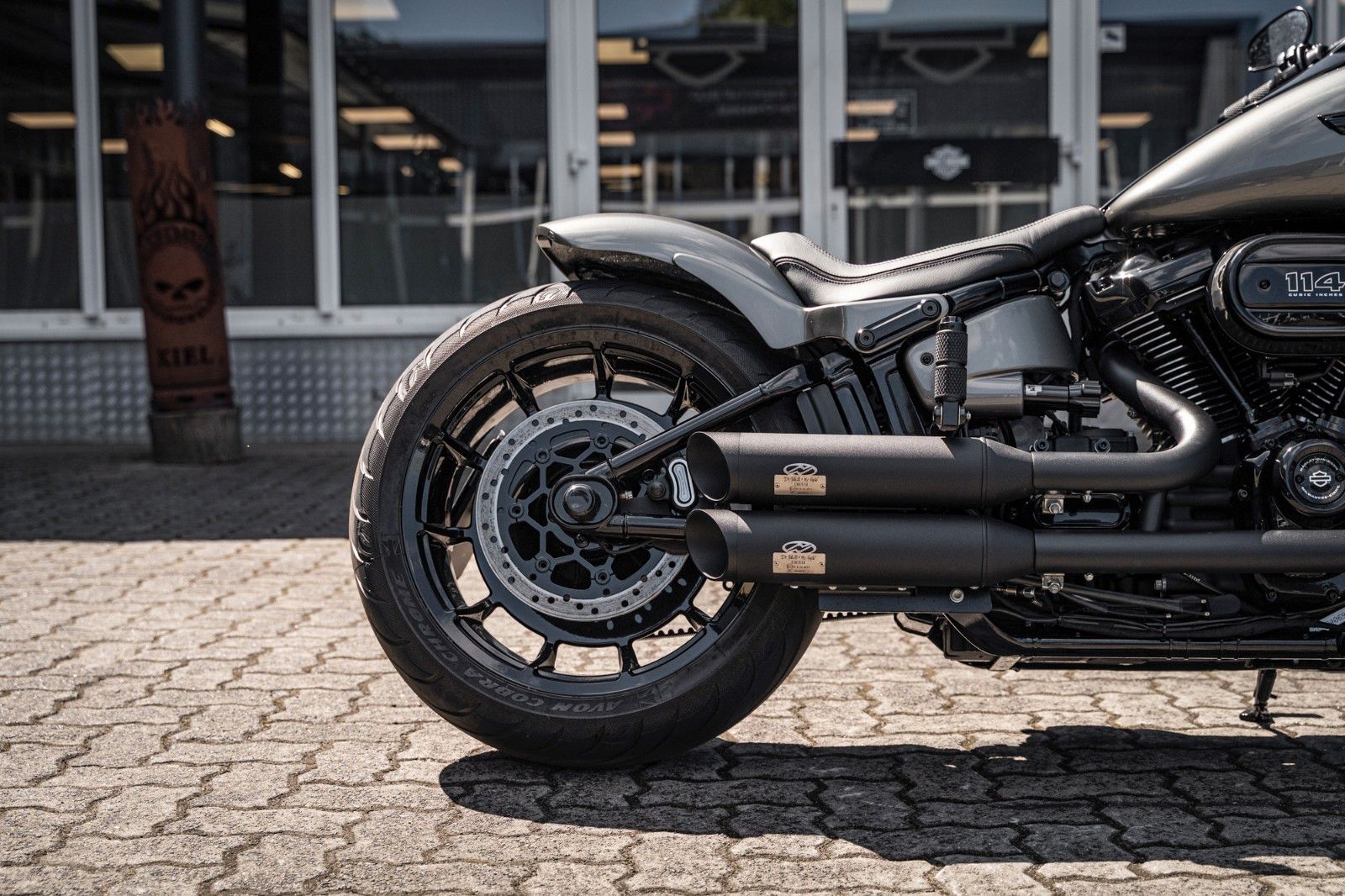Fahrzeugabbildung Harley-Davidson DARK FAT BOY FLFBS 114 MY24 - ÖHLINS PORSCHE J&H
