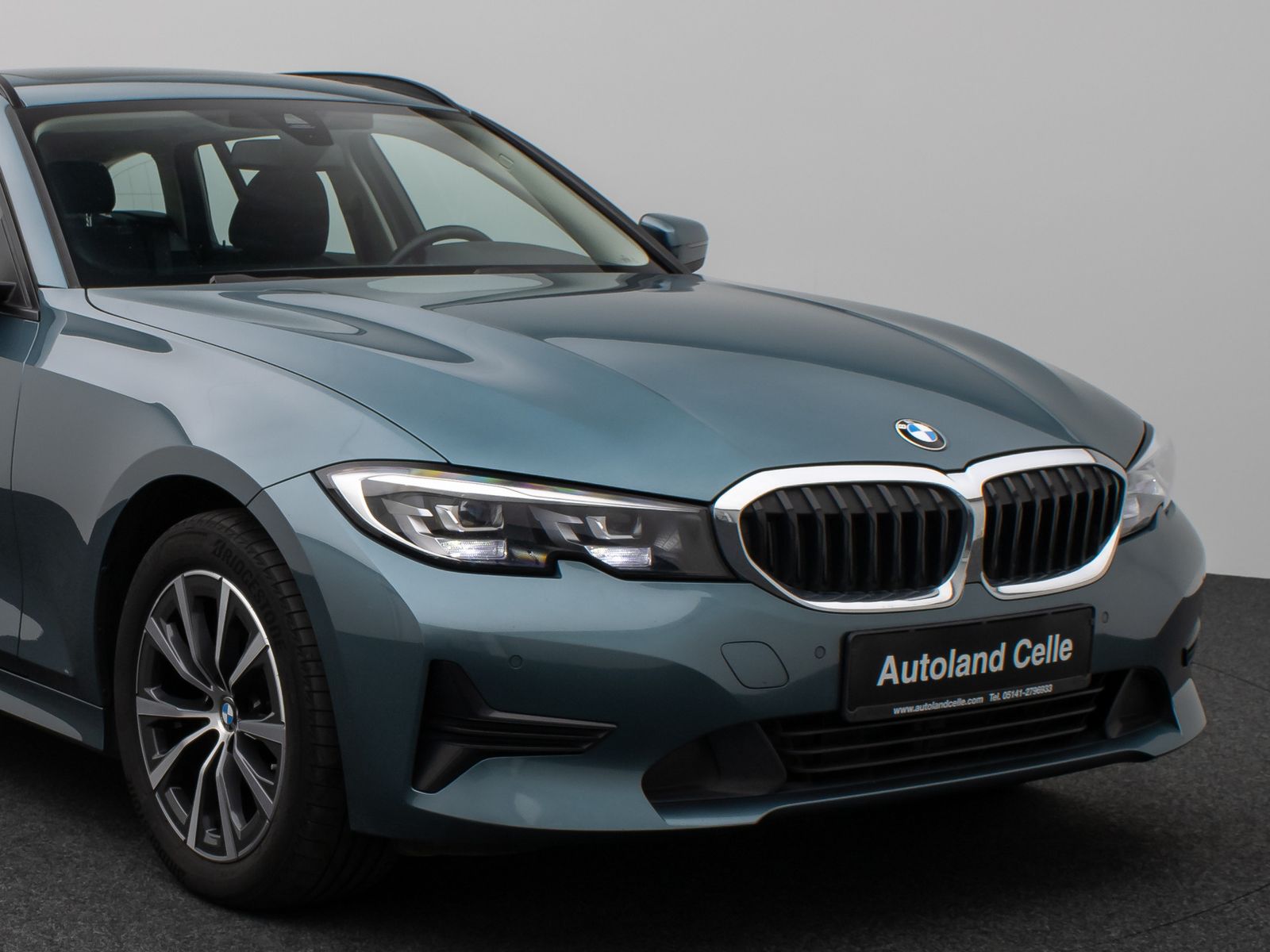 Fahrzeugabbildung BMW 320d Panorama DAB PDC Sitzhzg Geschwindigkeitsre