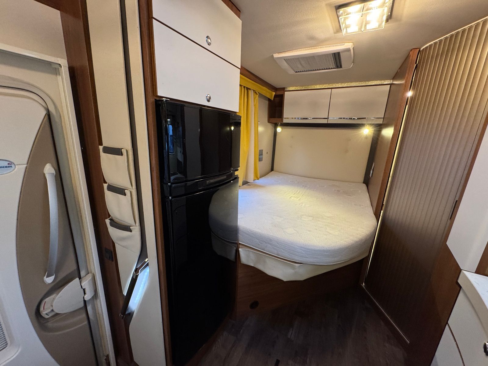 Fahrzeugabbildung Eura Mobil PROFILA RS 670 SB SAT HUBBETT LOUNGE PAKET LEDER