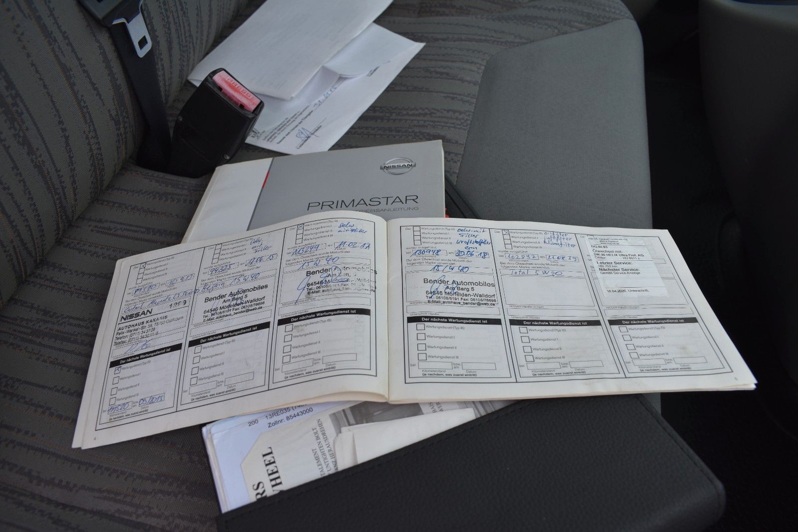 Fahrzeugabbildung Nissan Primastar Kombi L1H1 2.7t 9.Sitzer AHK Klima
