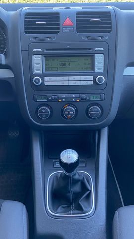 Fahrzeugabbildung Volkswagen Golf V Limousine 1.6 United aus 1. Hand !!