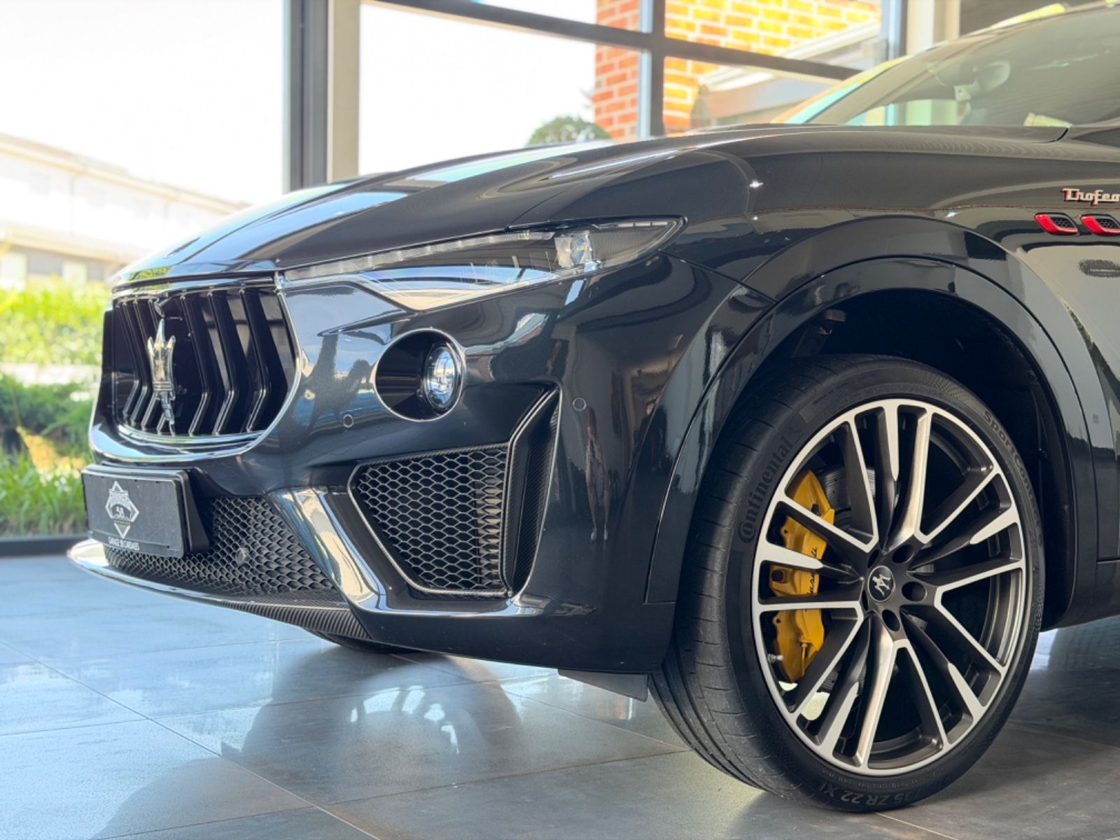 Maserati Levante Trofeo 3.8 V8 Facelift Carbon B&W 22' foto 3