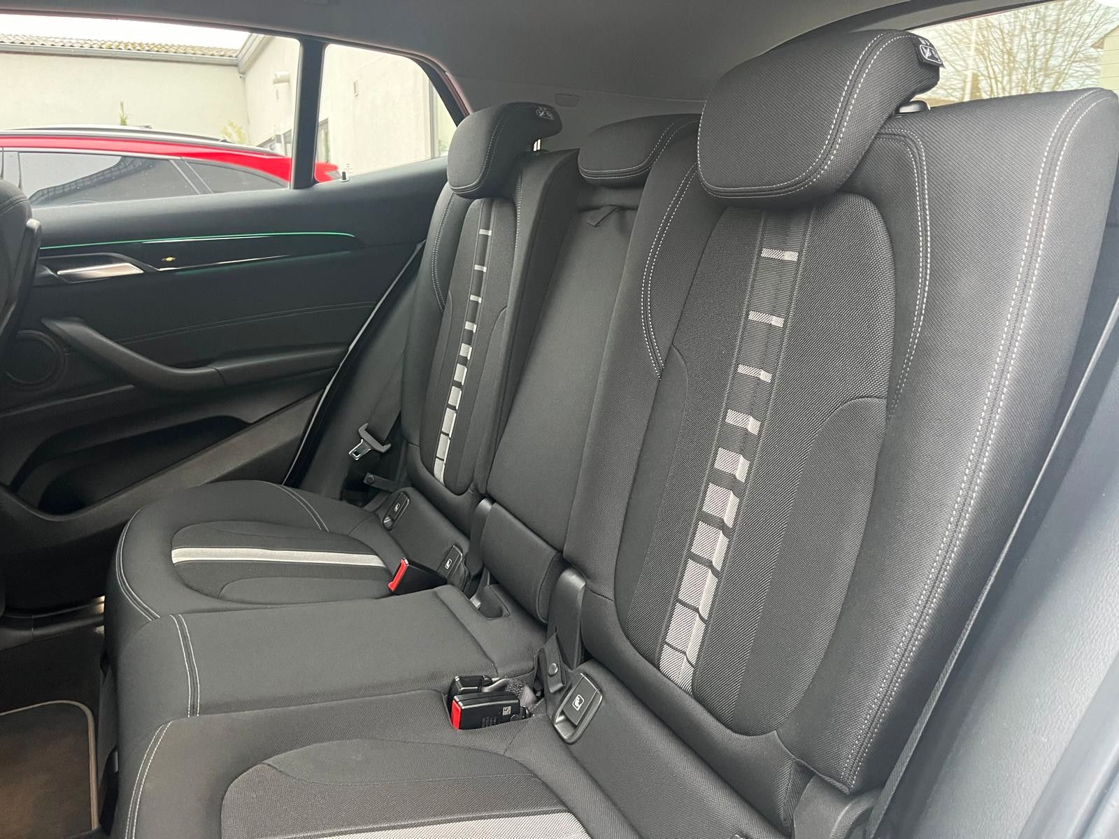 Fahrzeugabbildung BMW X2 sDrive 20 i Advantage*LED*RFK*Memory*Navi*