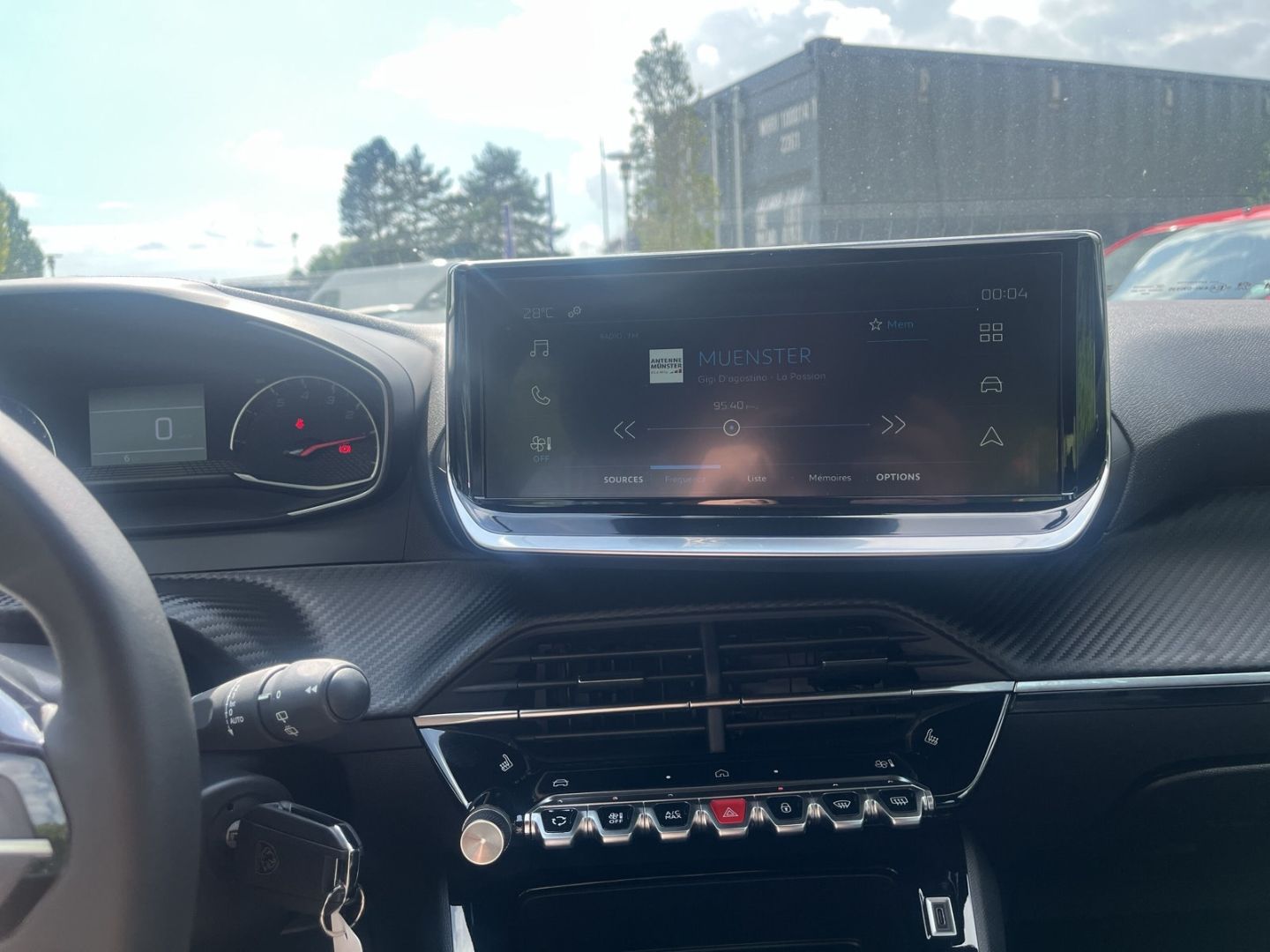 Fahrzeugabbildung Peugeot 2008 STYLE PureTech 100 CarPlay Klimaautom