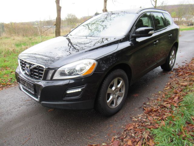 Volvo XC60 DRIVe Navi/SHZ/LM/5-Zylinder