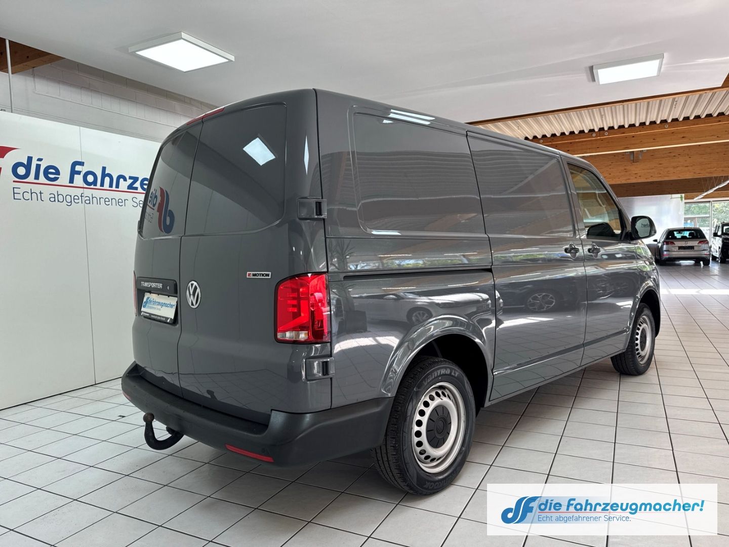 Fahrzeugabbildung Volkswagen Transporter T6.1 Kasten 4MOTION AHK DAB Induktio