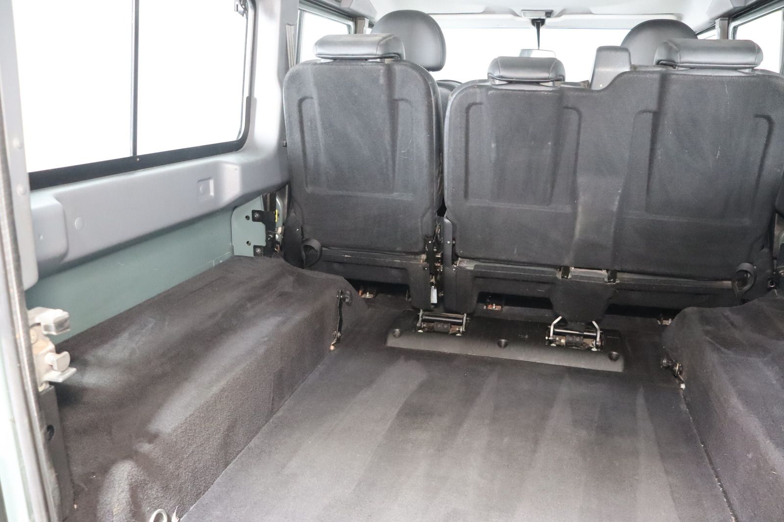 Fahrzeugabbildung Land Rover Defender 110 Station Wagon SE * AHK * Sitzhzg.