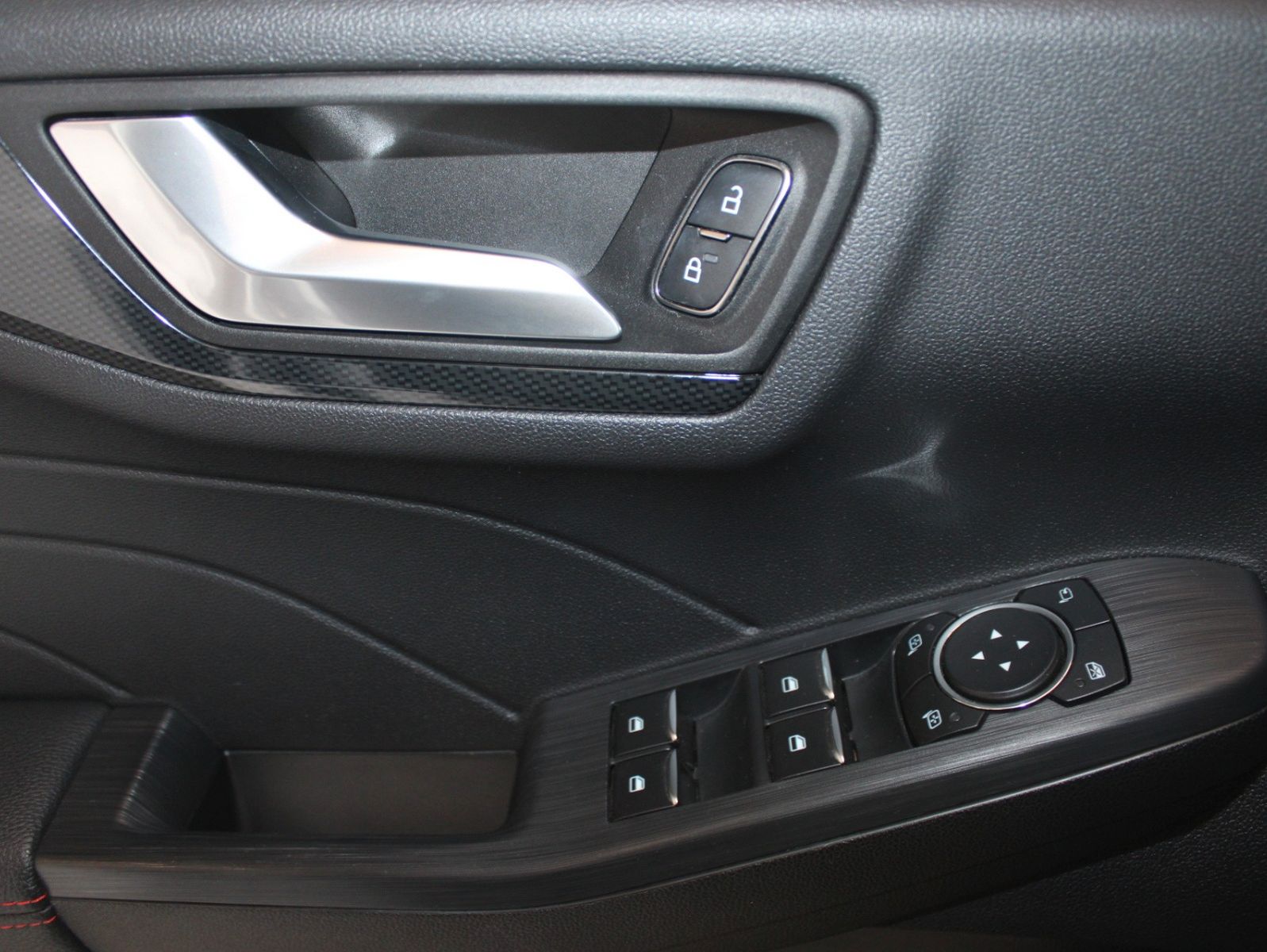 Fahrzeugabbildung Ford Kuga 2.5 PHEV ST-Line Aut. Panodach WinterPaket