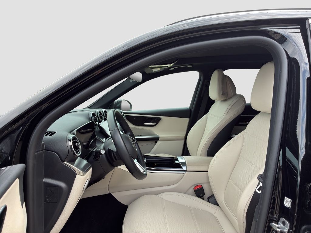Fahrzeugabbildung Mercedes-Benz GLC 200 4MATIC PANO-SD*LED*EASY-PACK*AMBIENTE*