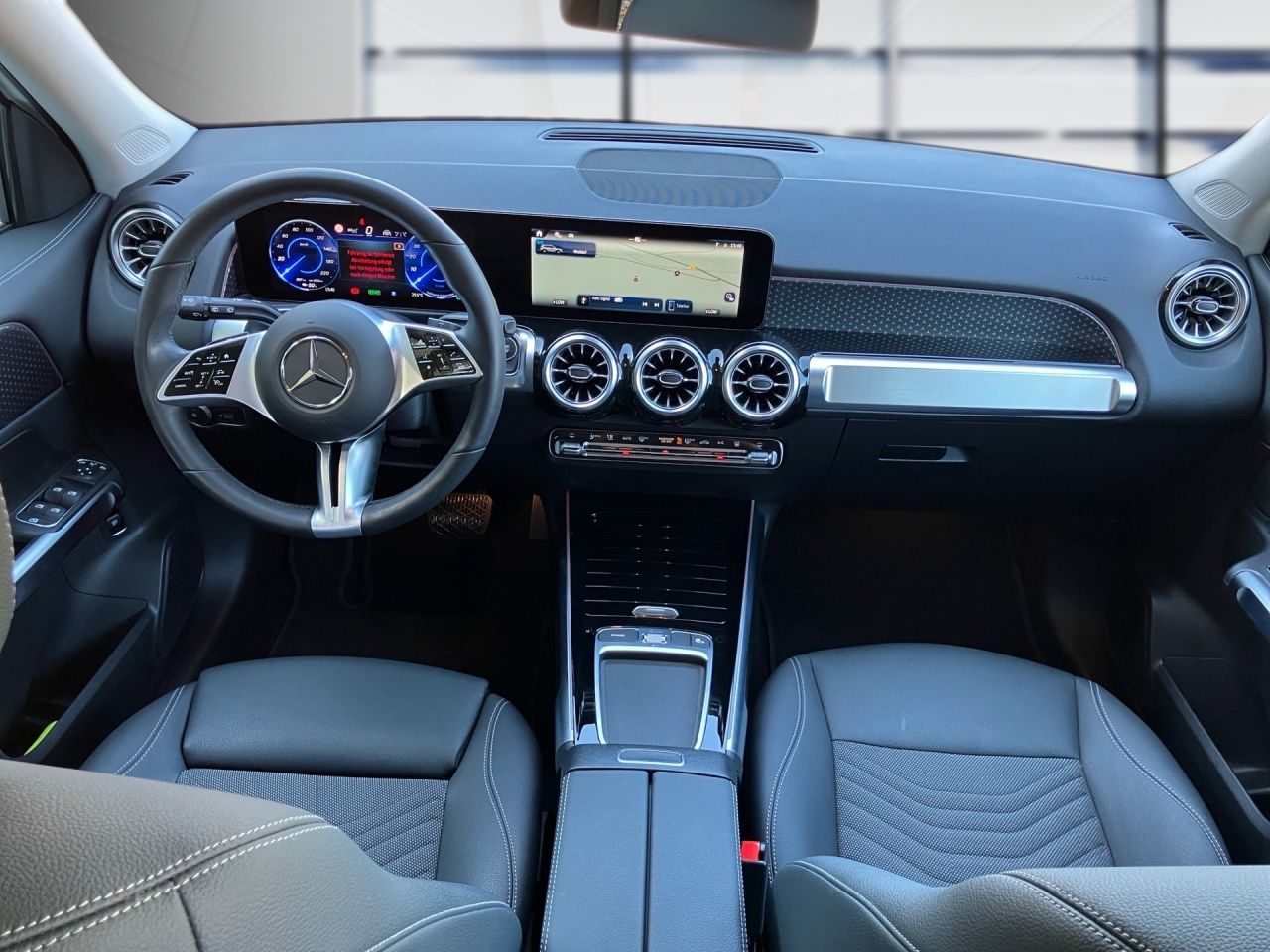 Fahrzeugabbildung Mercedes-Benz EQB 300 4M BONUS+AHK+360°+LENKRADHEIZ+FAHRASSIST
